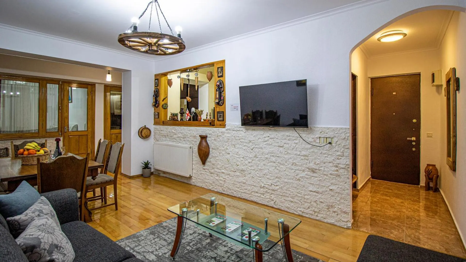 Cozy Apartment On Kostava Tbilisi