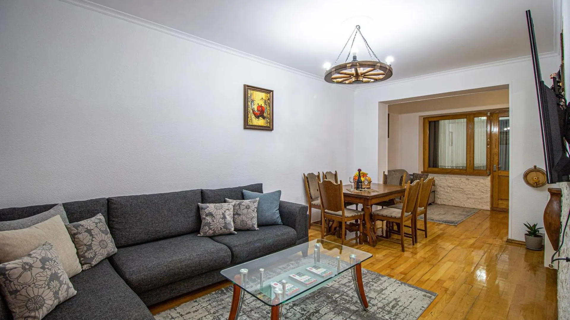 Cozy Apartment On Kostava Tbilisi Georgia
