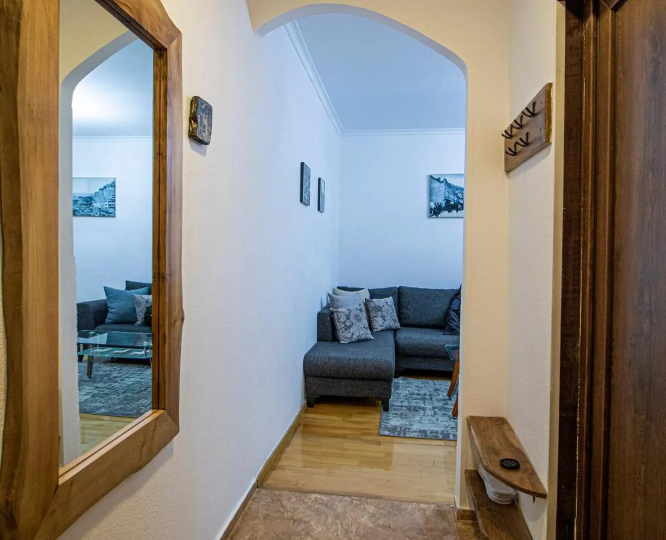 Cozy Apartment On Kostava Tbilisi
