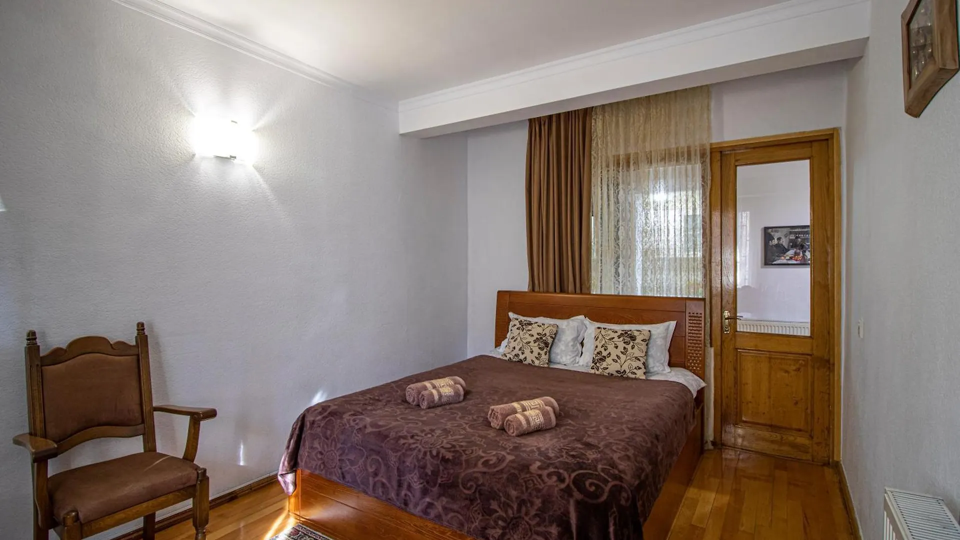 Cozy Apartment On Kostava Tbilisi