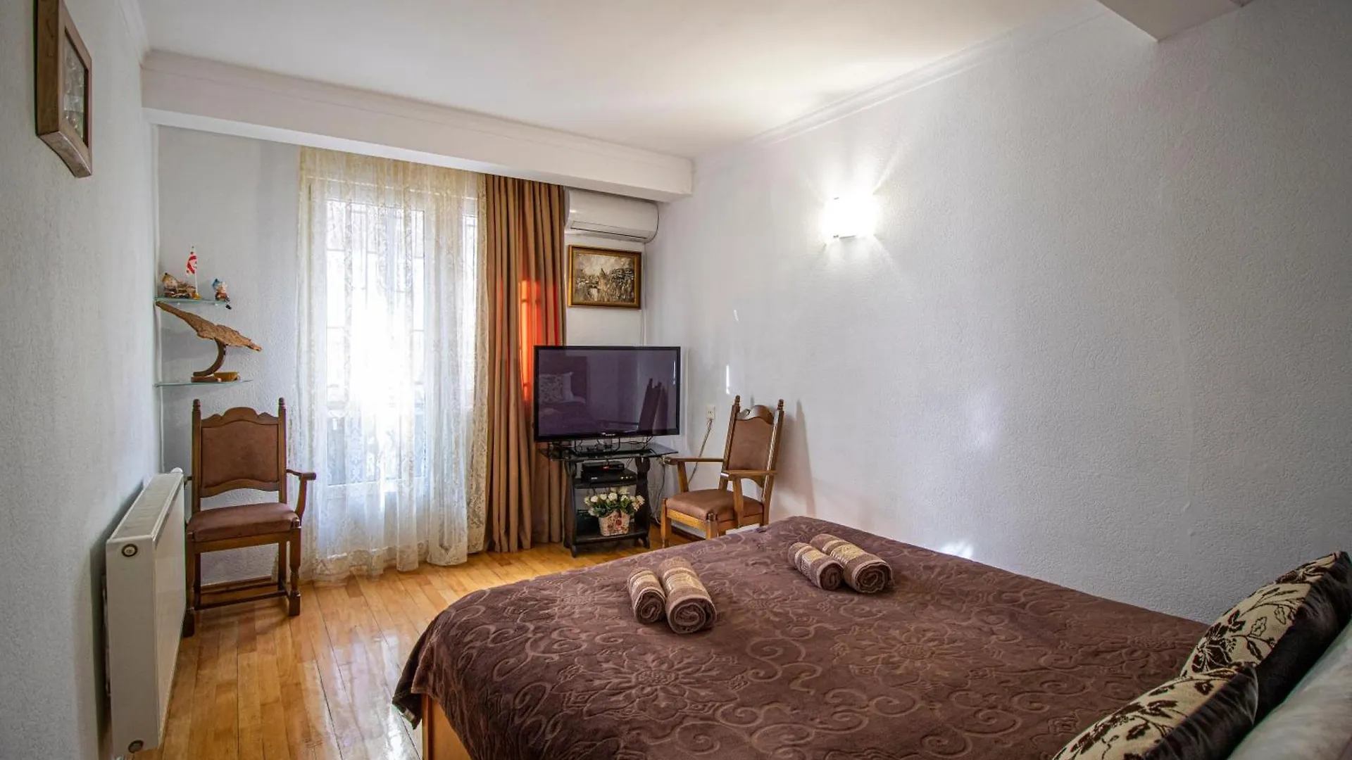 Cozy Apartment On Kostava Tbilisi