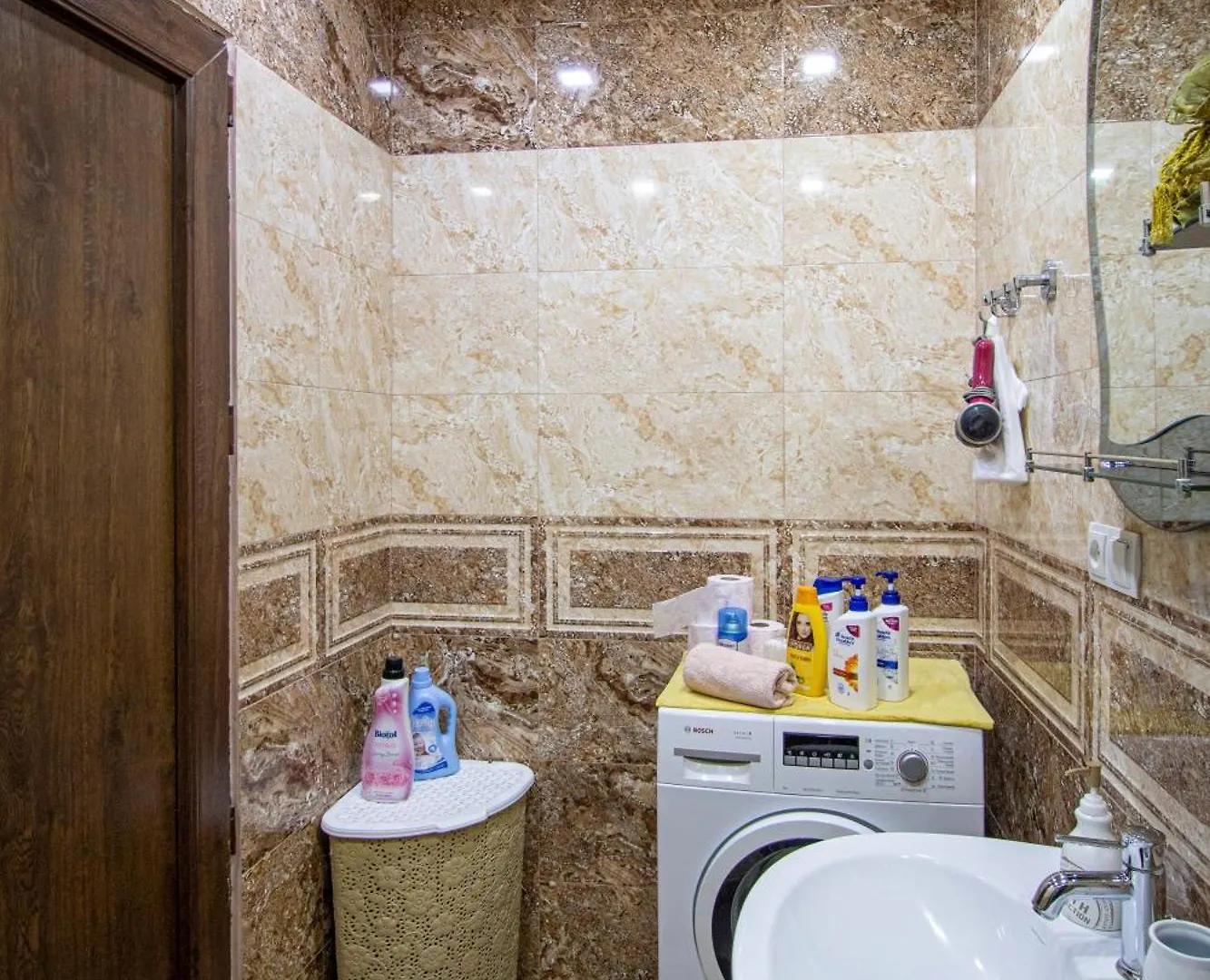 Cozy Apartment On Kostava Tbilisi