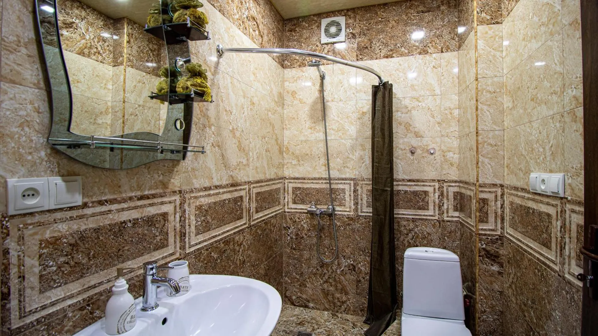 Cozy Apartment On Kostava Tbilisi Georgia